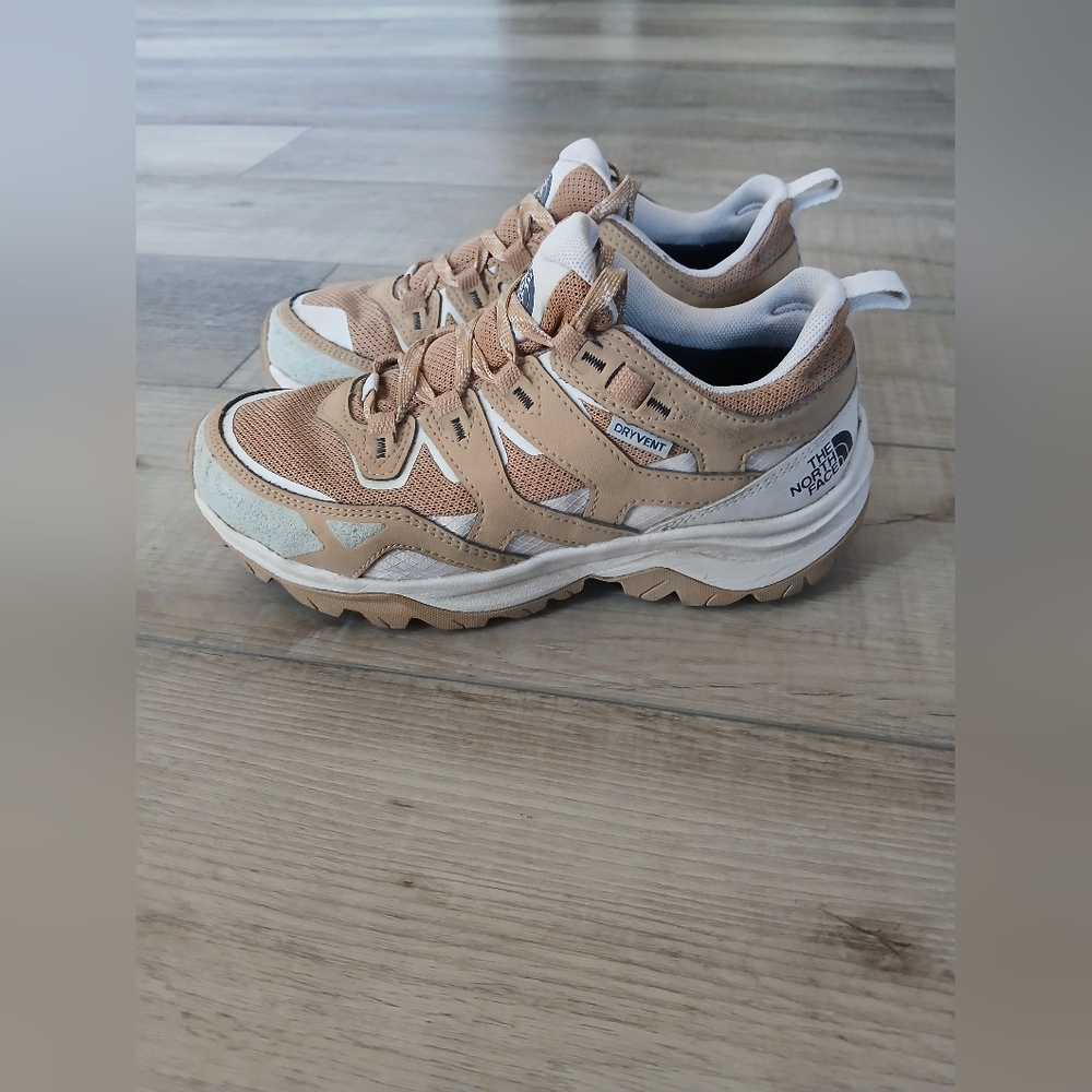 The North Face Women's Hedgehog 3 Watherproof Shoes. Size 7.5
